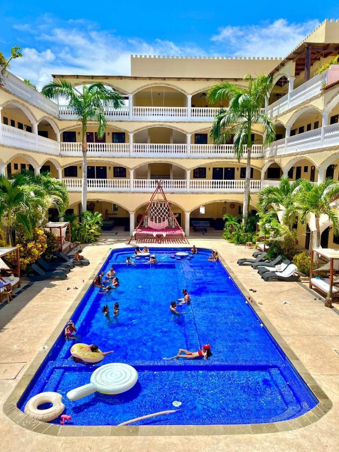 We Playa Hotel Playa del Carmen Extérieur photo